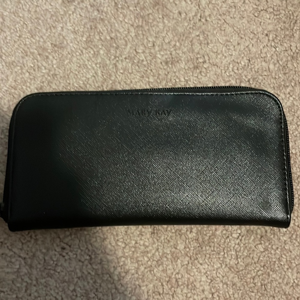 Mary Kay makeup brush starter pouch!